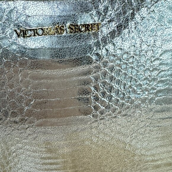 NEW Victoria's Secret Shoulder Bag Purse Shinny Silver with Gold Chain Zipper - Picture 6 of 6